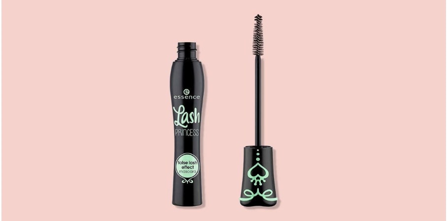 achieve-the-perfect-beauty-with-the-false-lash-effect-mascara-2