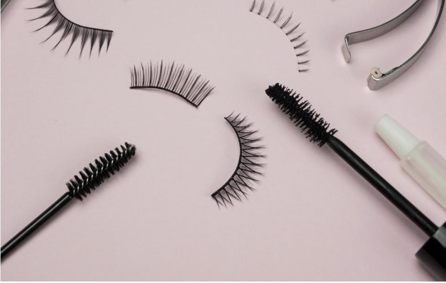Choosing Natural Fake Eyelashes For An Effortlessly Beautiful Look