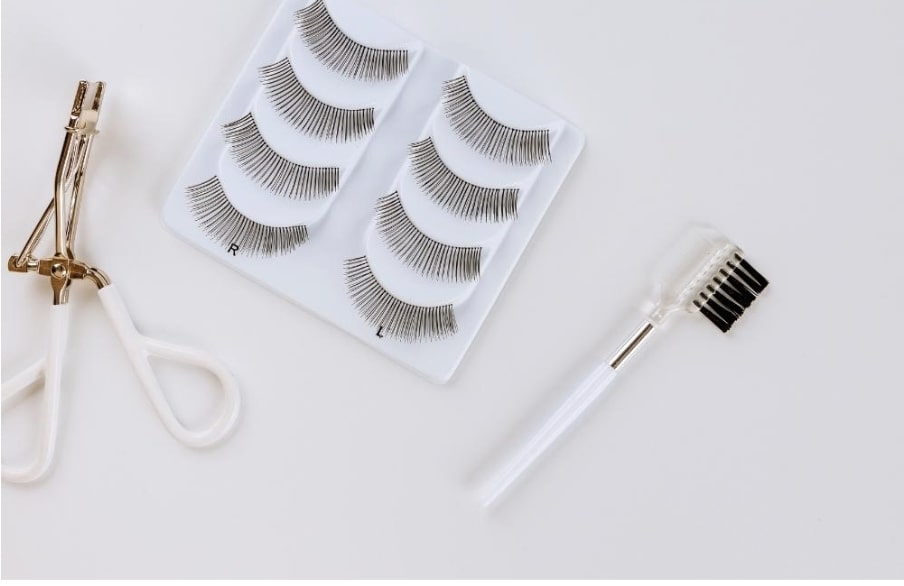 choosing-natural-fake-eyelashes-for-an-effortlessly-beautiful-look-11