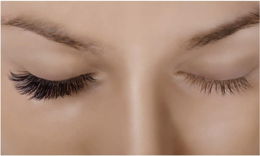tricks-on-how-to-make-your-strip-lashes-last-a-week-6
