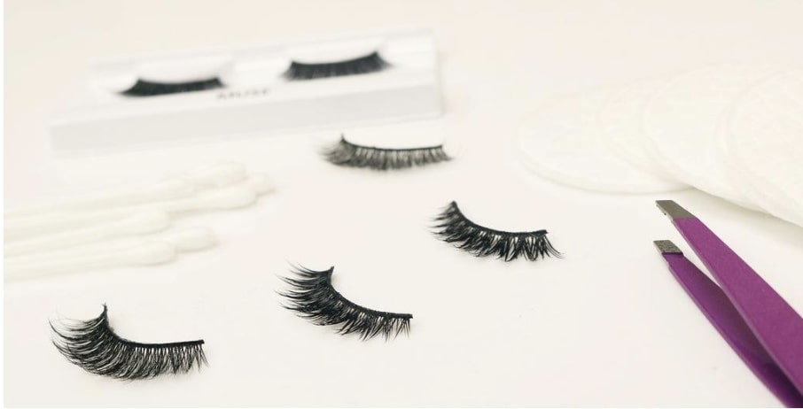 Understanding What Are Strip Lashes and How To Use Them Effectively